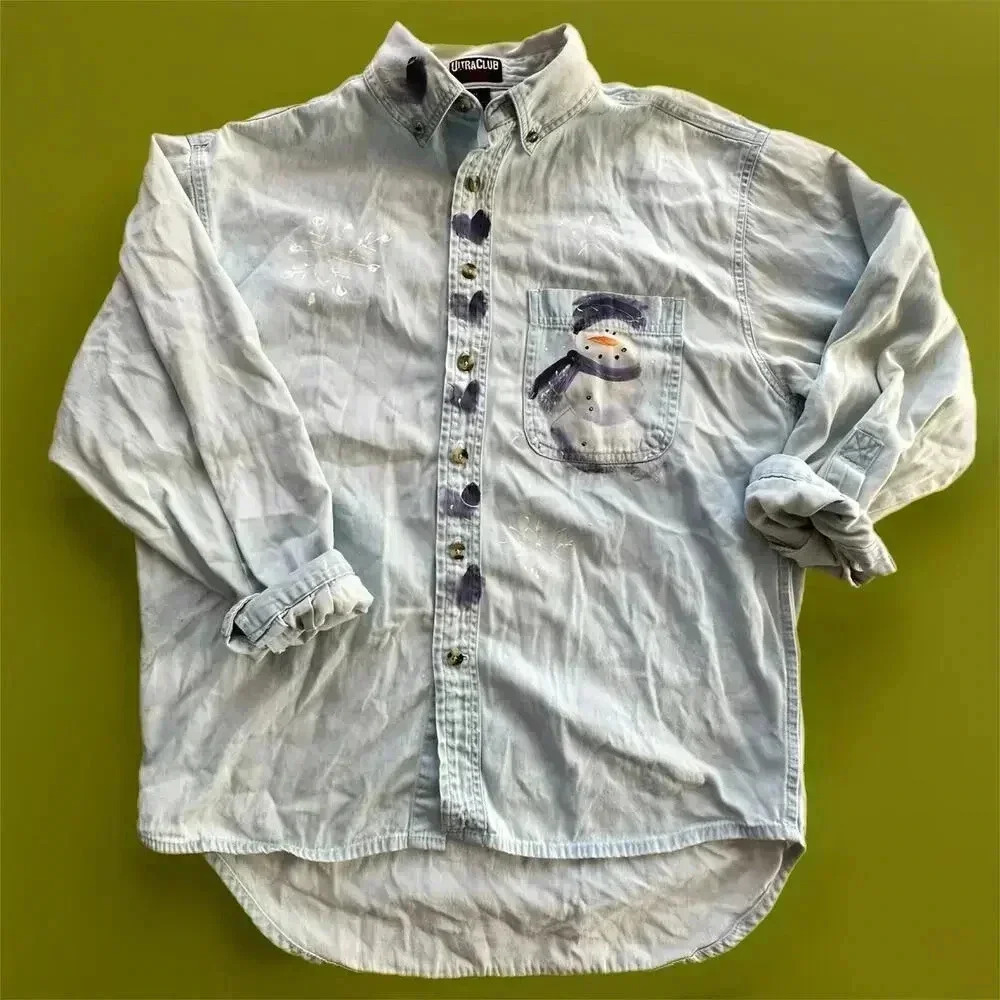 VINTAGE x Faded Light Blue Denim Button Up Snowman Snowfakes l SIZE M